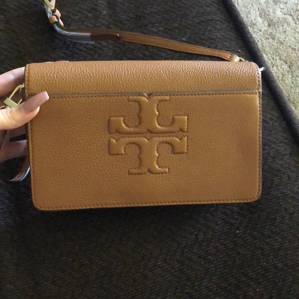Tory Burch Bombe-T small cross body!